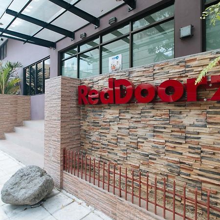 Reddoorz Plus At Evangelista Street Makati Makati City Dış mekan fotoğraf