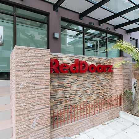 Reddoorz Plus At Evangelista Street Makati Makati City Dış mekan fotoğraf