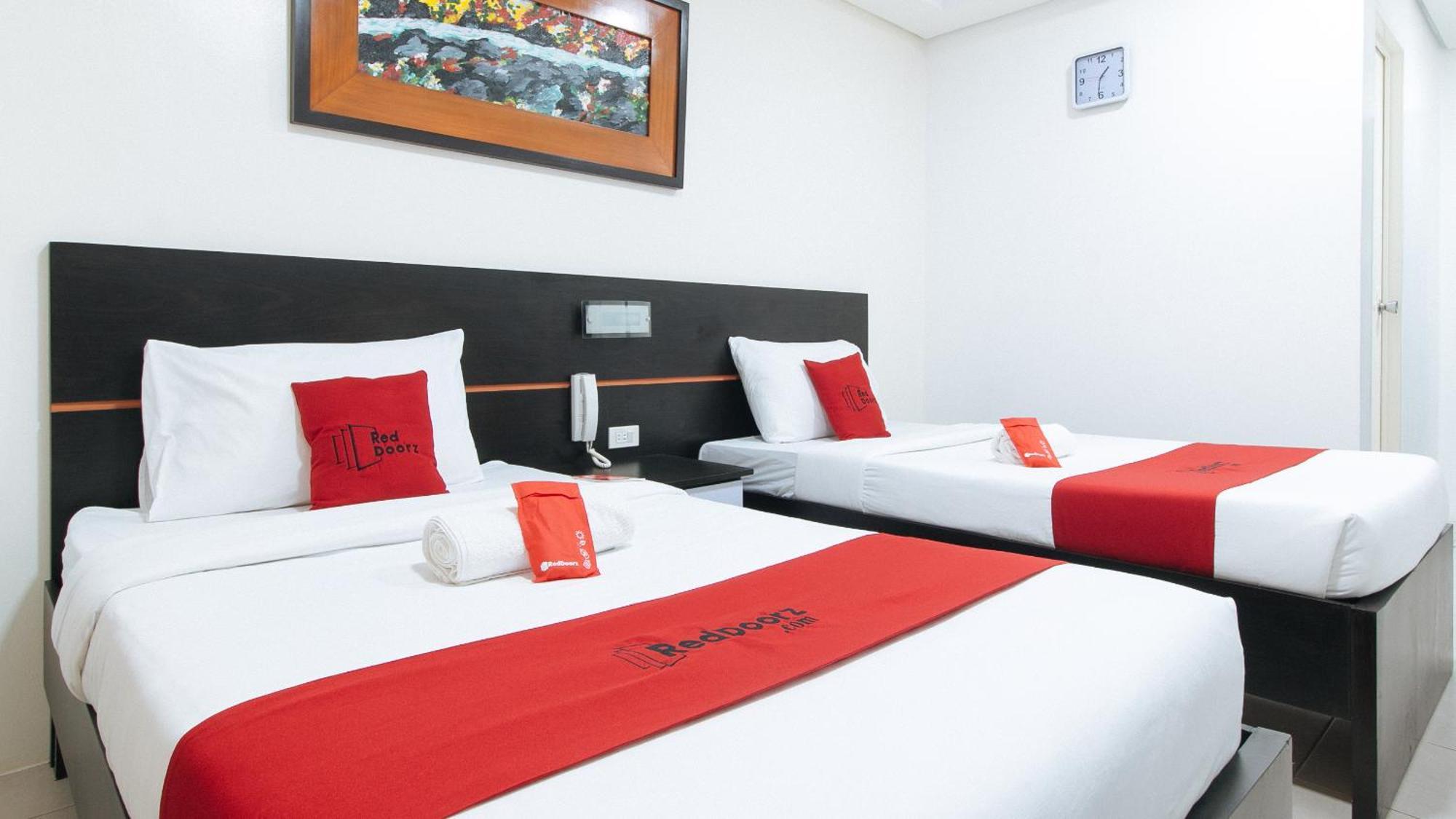 Reddoorz Plus At Evangelista Street Makati Makati City Dış mekan fotoğraf