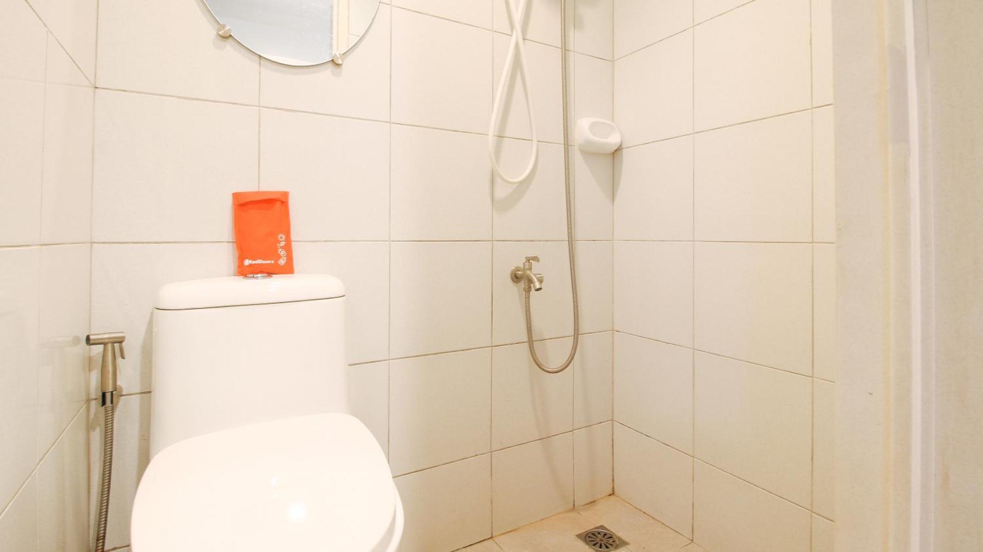 Reddoorz Plus At Evangelista Street Makati Makati City Dış mekan fotoğraf