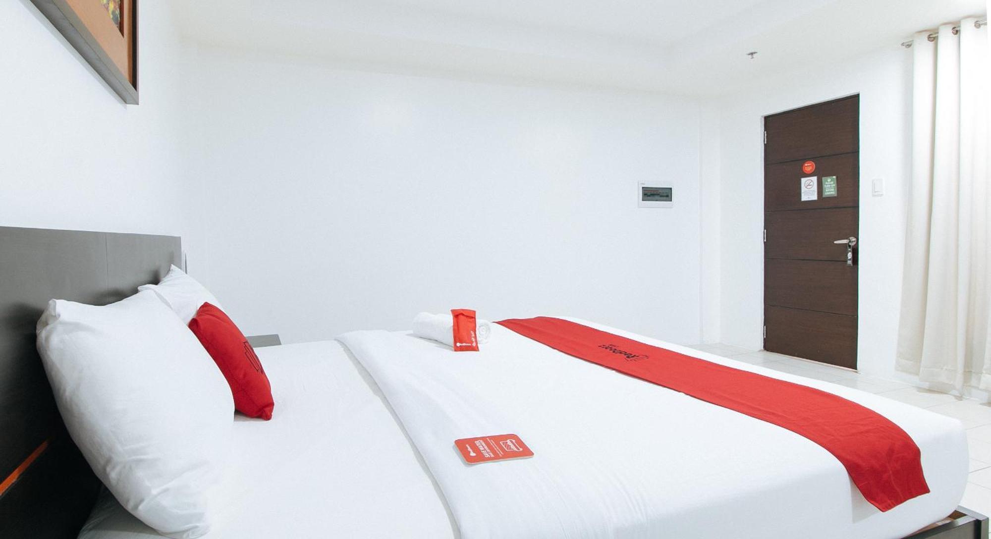 Reddoorz Plus At Evangelista Street Makati Makati City Dış mekan fotoğraf