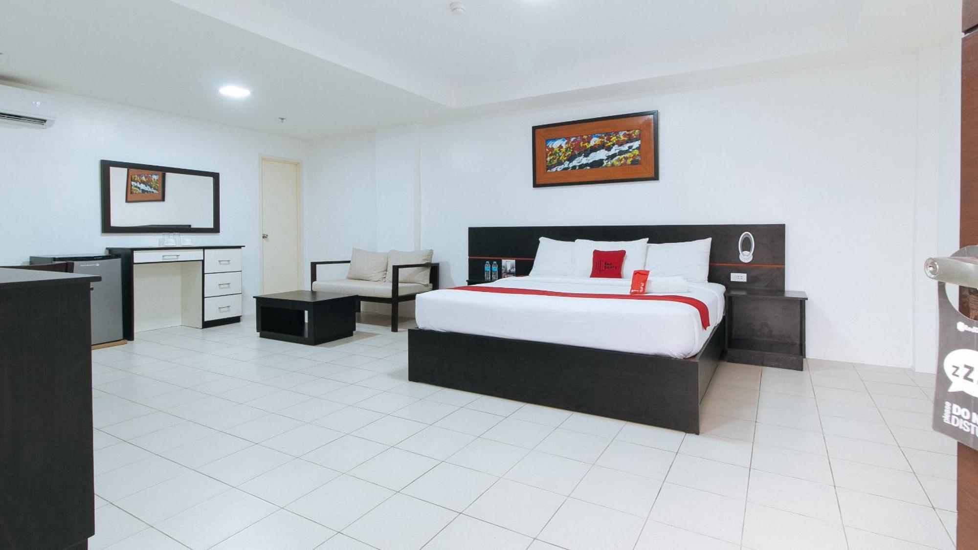 Reddoorz Plus At Evangelista Street Makati Makati City Dış mekan fotoğraf