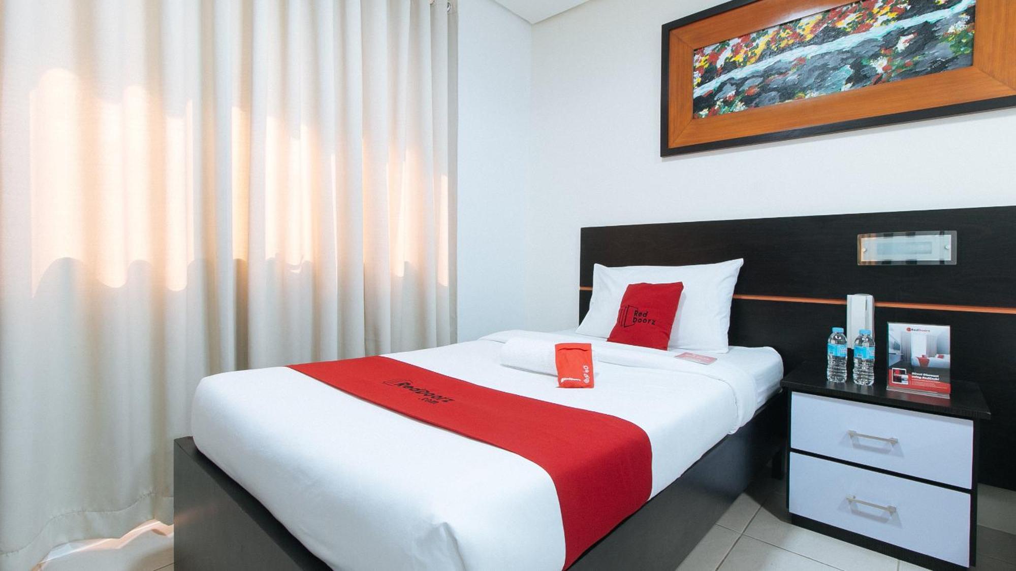 Reddoorz Plus At Evangelista Street Makati Makati City Dış mekan fotoğraf