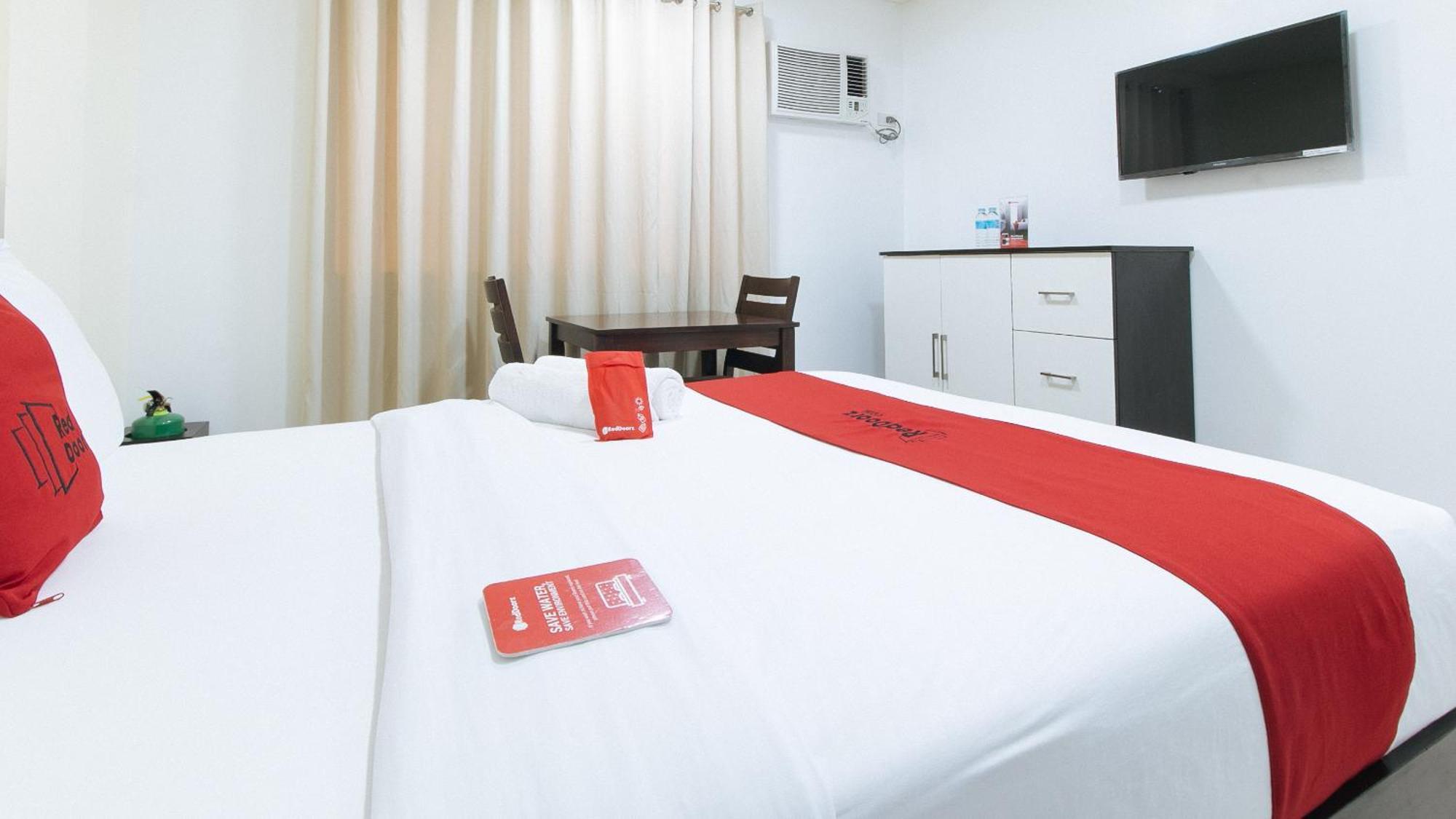 Reddoorz Plus At Evangelista Street Makati Makati City Dış mekan fotoğraf