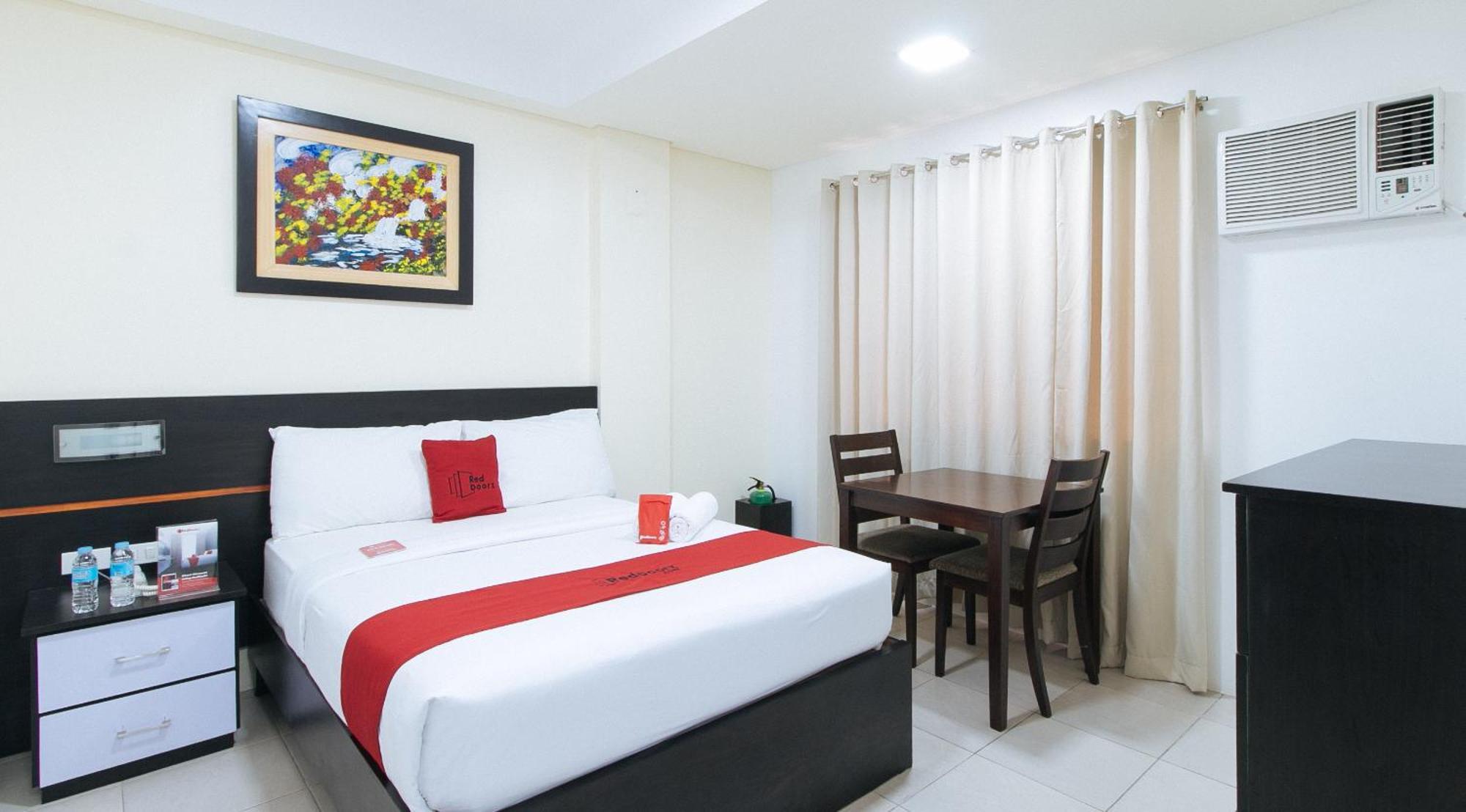 Reddoorz Plus At Evangelista Street Makati Makati City Dış mekan fotoğraf