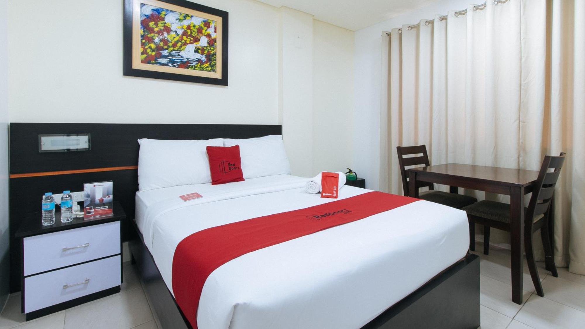 Reddoorz Plus At Evangelista Street Makati Makati City Dış mekan fotoğraf