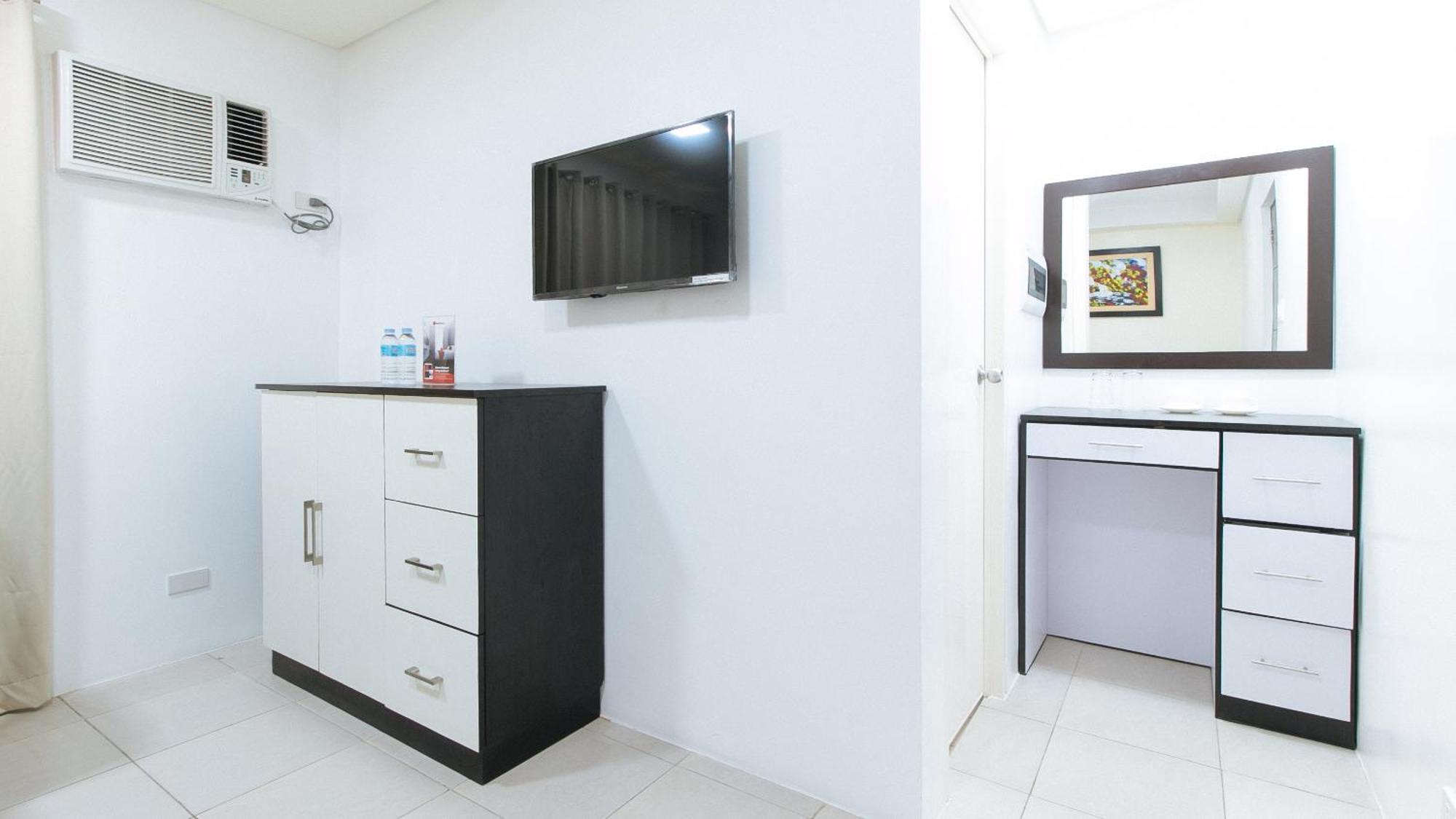 Reddoorz Plus At Evangelista Street Makati Makati City Dış mekan fotoğraf