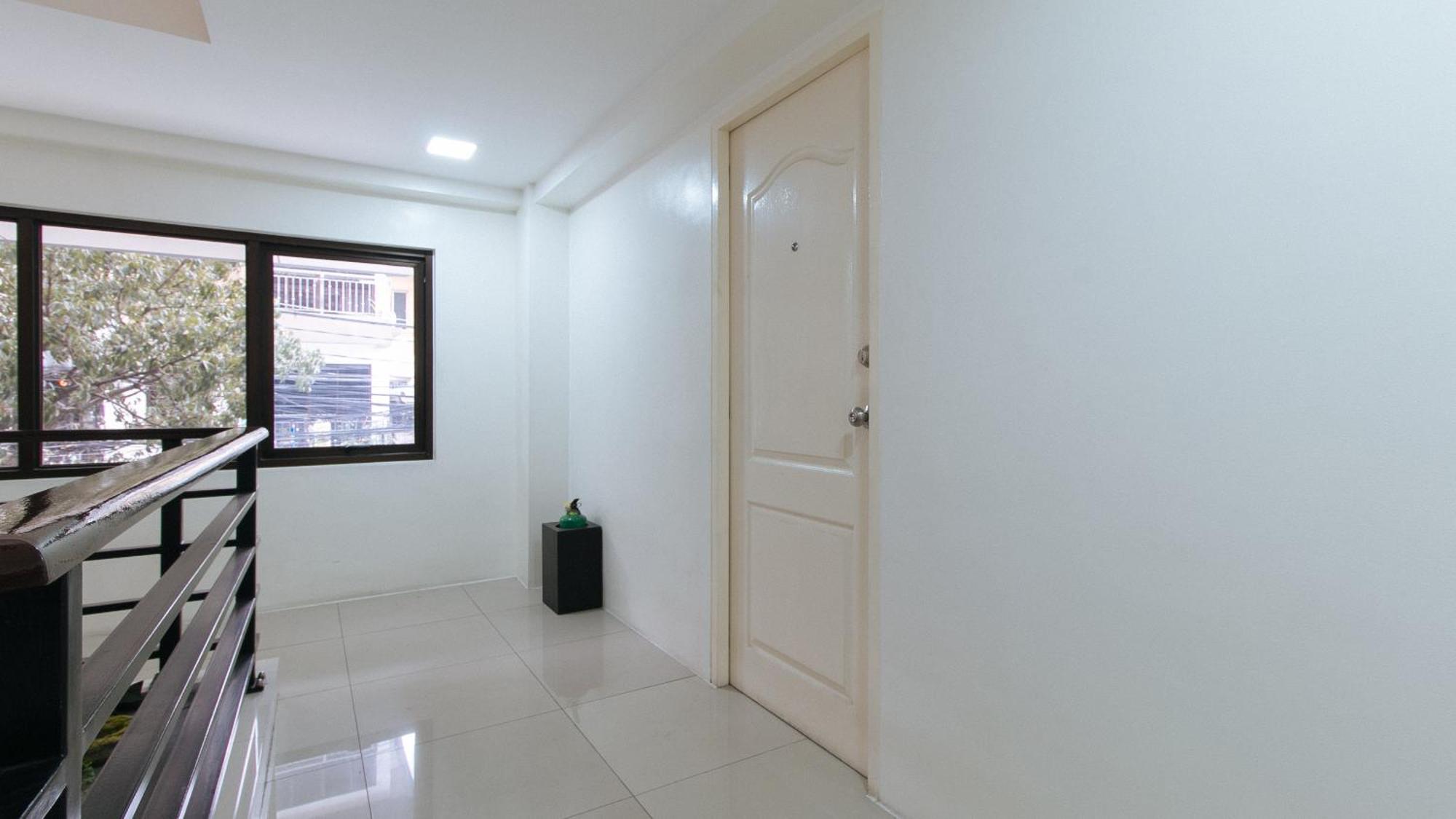 Reddoorz Plus At Evangelista Street Makati Makati City Dış mekan fotoğraf
