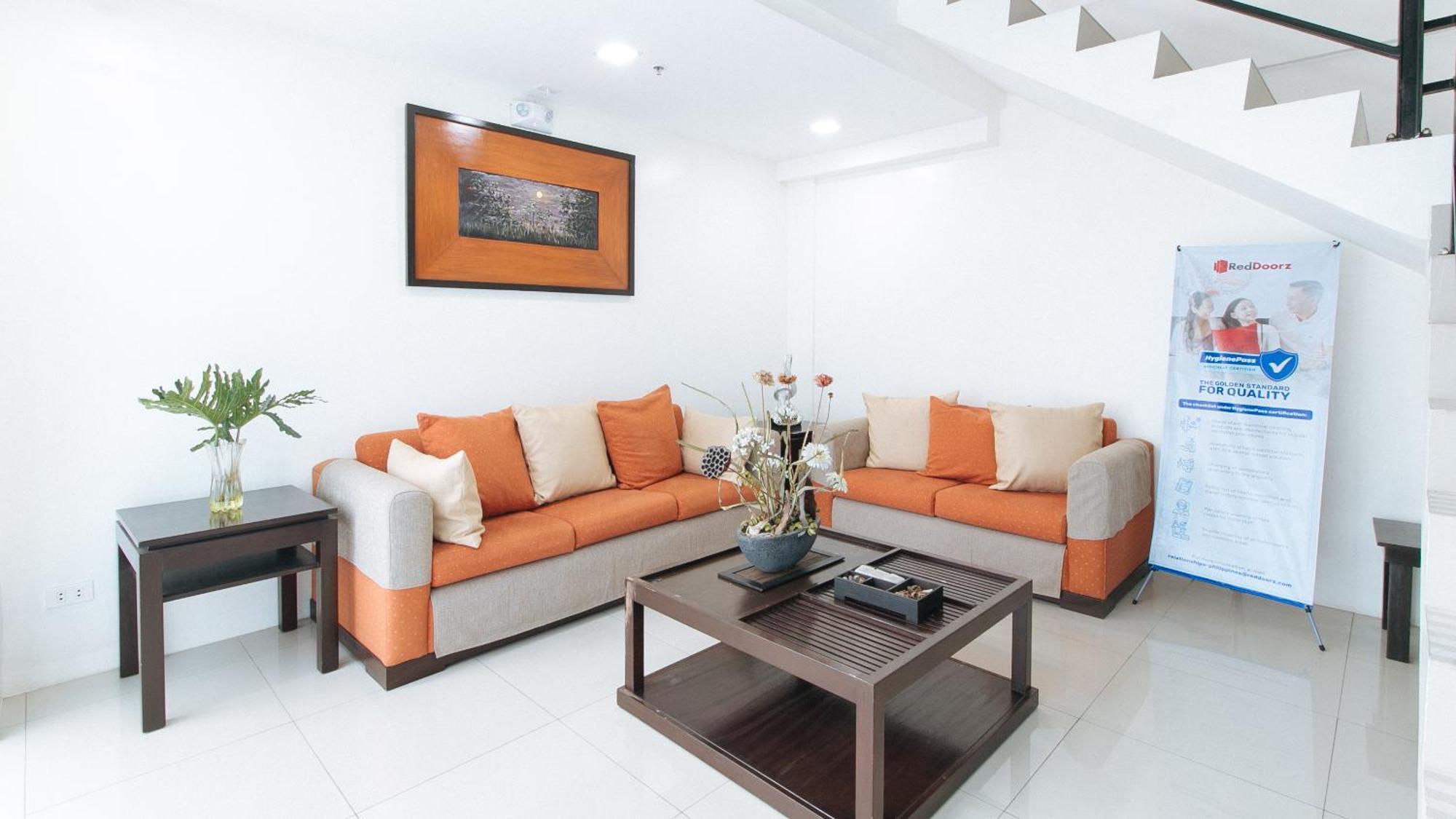 Reddoorz Plus At Evangelista Street Makati Makati City Dış mekan fotoğraf