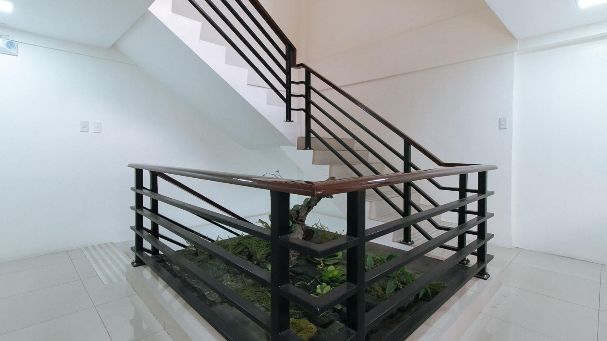 Reddoorz Plus At Evangelista Street Makati Makati City Dış mekan fotoğraf